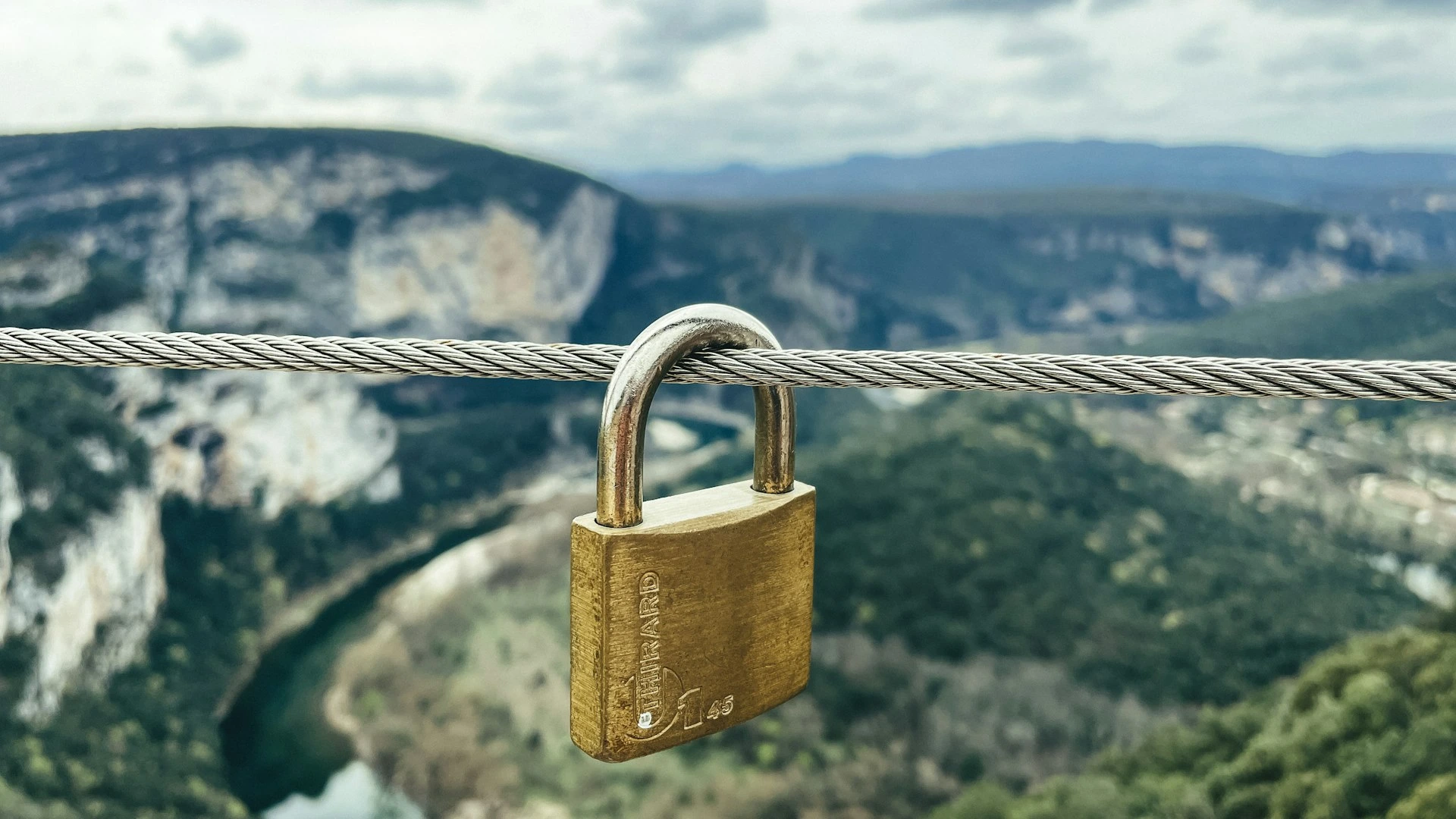 Endpoint security (SentinelOne) and Microsoft 365 backup as part of managed IT